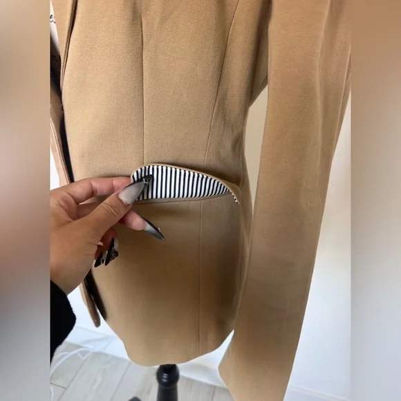 1901 Women's Camel Blazer - Picture 5 of 10